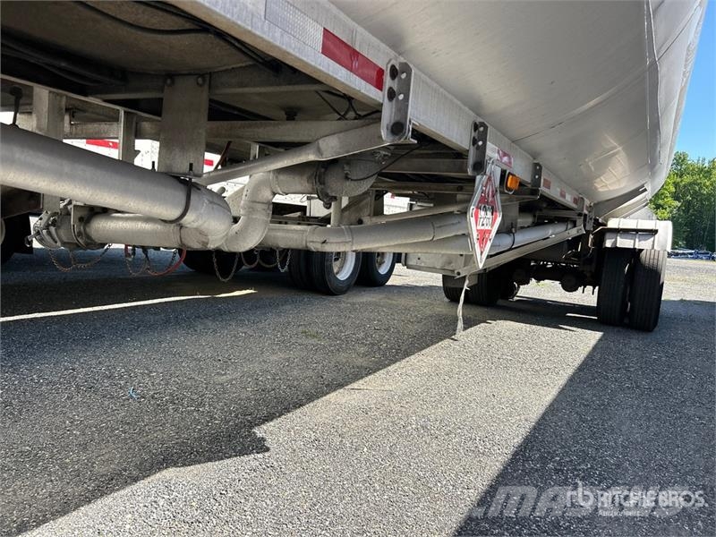 Polar 9500 gal T/A Tanker Trailer Tanker trailers