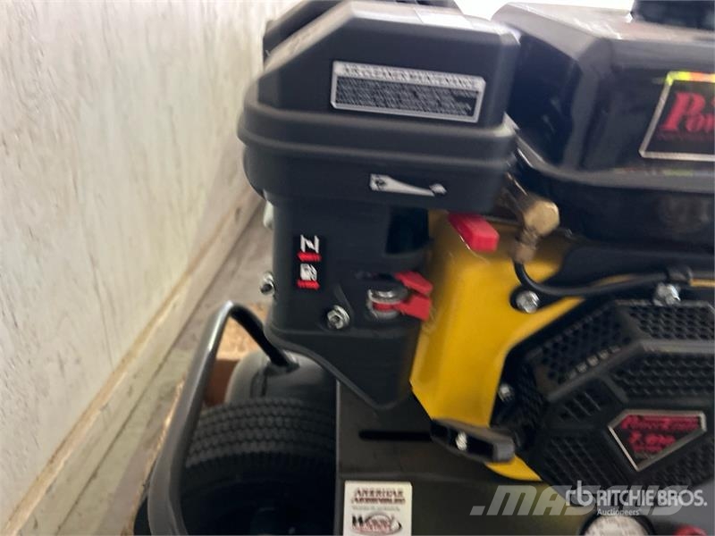 PowerTrain 11.2 cfm Skid-Mounted 10 gal Air Compre Kompresorji