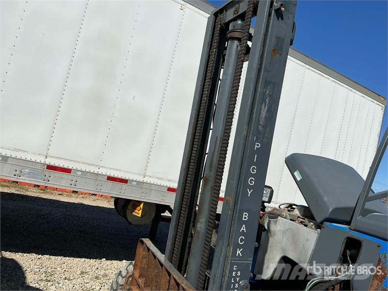 Princeton PB55.4 5500 lb 3x3 Truck Mounted Forklift Mobilni viljuškari