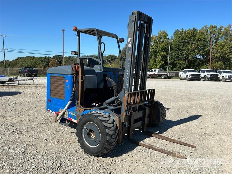 Princeton PB55.4 5500 lb 3x3 Truck Mounted Forklift Mobilni viljuškari