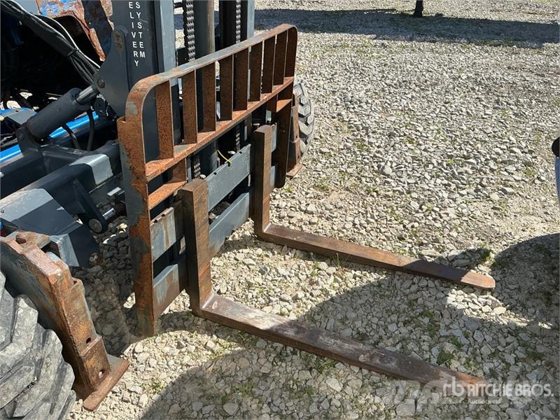 Princeton PB55.4 5500 lb 3x3 Truck Mounted Forklift Mobilni viljuškari