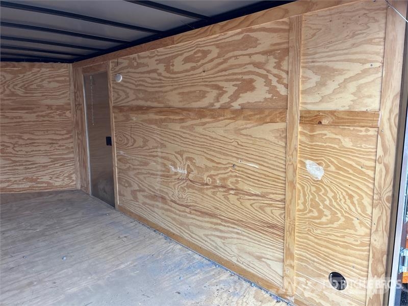 Quality Cargo 14 ft T/A Enclosed Trailer Furgons