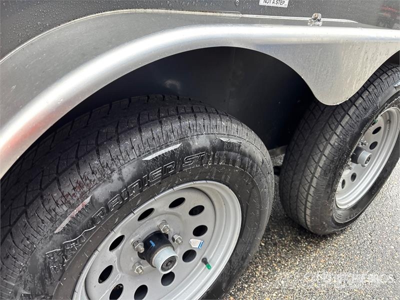 Quality Cargo 14 ft T/A Enclosed Trailer Furgons