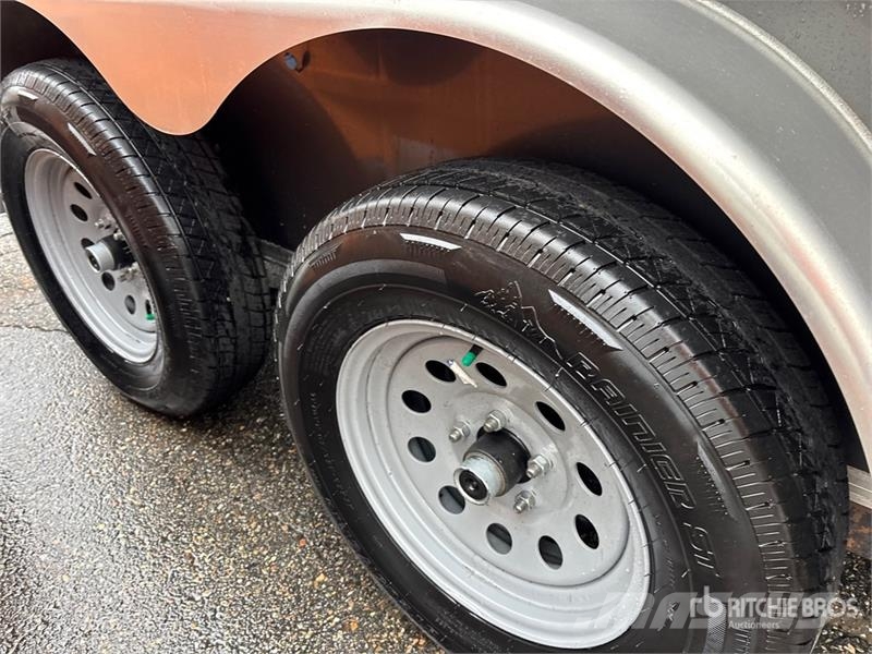 Quality Cargo 14 ft T/A Enclosed Trailer Furgons