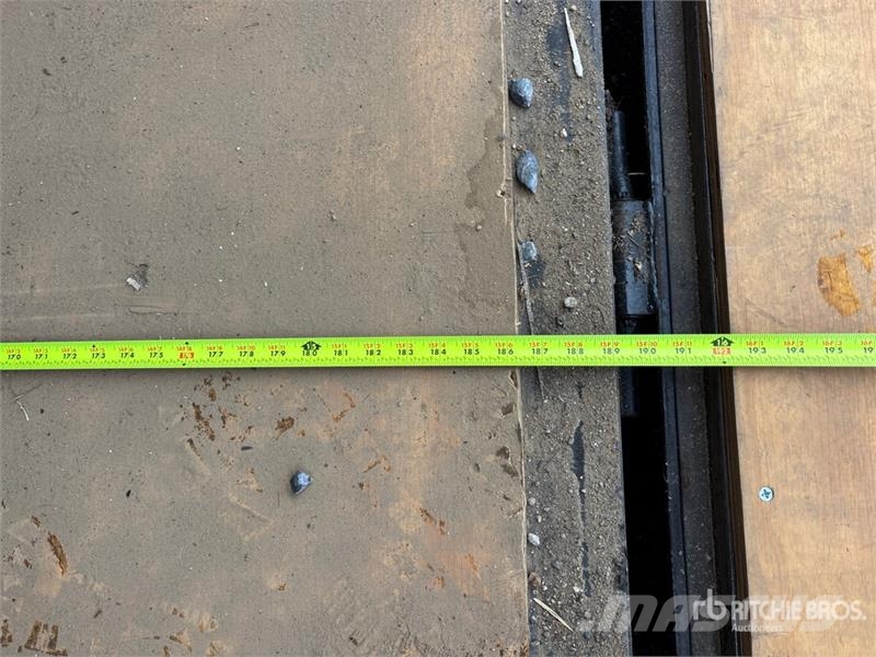 Quality Cargo 14 ft T/A Enclosed Trailer Furgons
