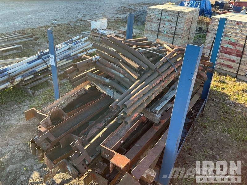 Quantity of (1) Pallets of Junior Beams For Scaffo Gradbeni odri