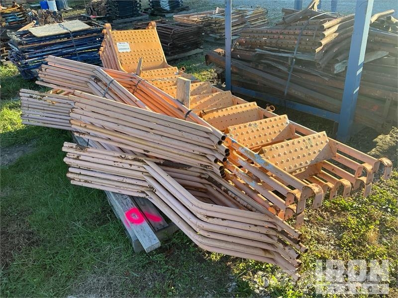 Quantity of (1) Pallets of Stairs and Railings For Stillads udstyr