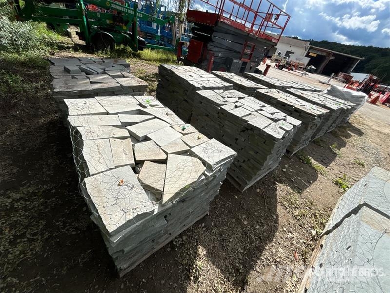 Quantity of (14) Pallets of Irregular Patio Stone Lauksaimniecība- Citi