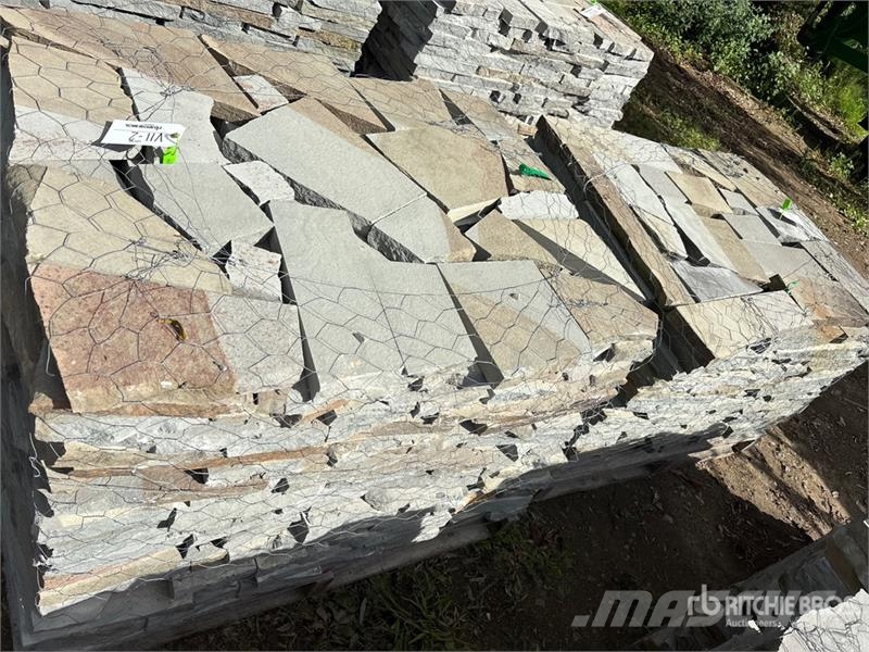 Quantity of (14) Pallets of Irregular Patio Stone Lauksaimniecība- Citi