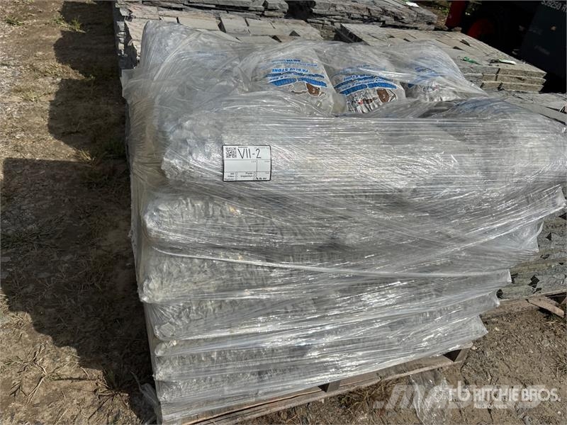 Quantity of (14) Pallets of Irregular Patio Stone Lauksaimniecība- Citi