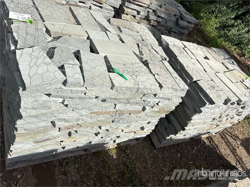 Quantity of (14) Pallets of Irregular Patio Stone Lauksaimniecība- Citi