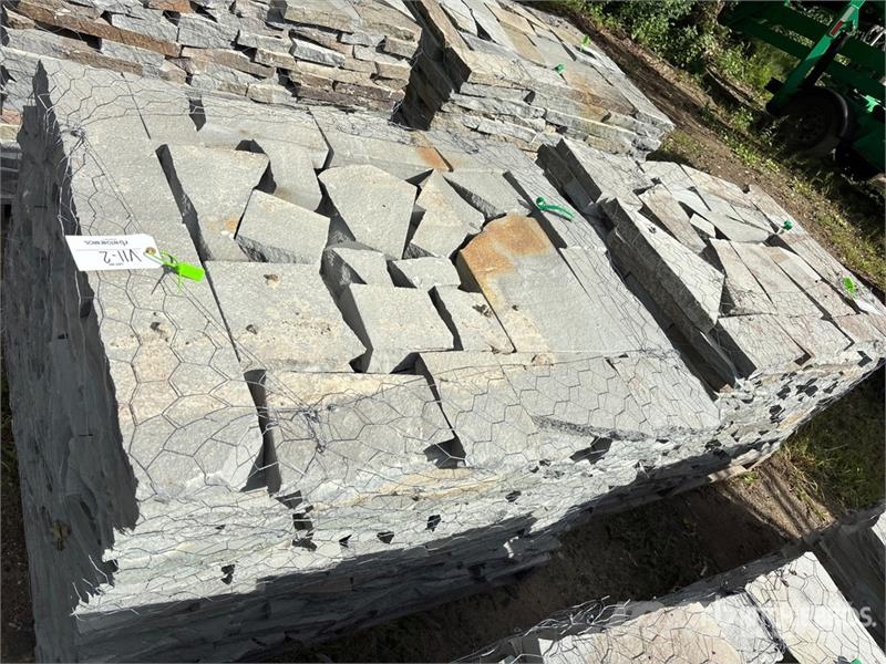 Quantity of (14) Pallets of Irregular Patio Stone Lauksaimniecība- Citi