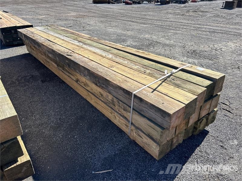 Quantity of (15) 8 in x 8 in x 16 ft Lumber Outros componentes