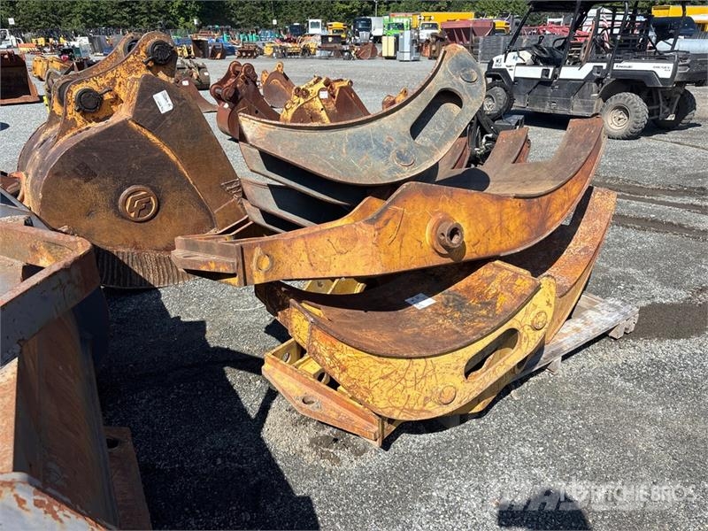  Quantity of (2) 48 in Excavator Grapple Gribere