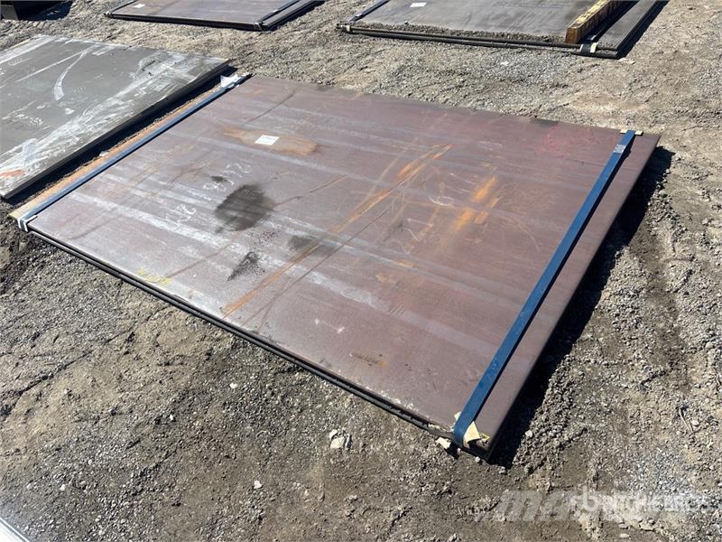 Quantity of (2) Kit Containers 61 ft x 92 ft 3/4 Outros componentes