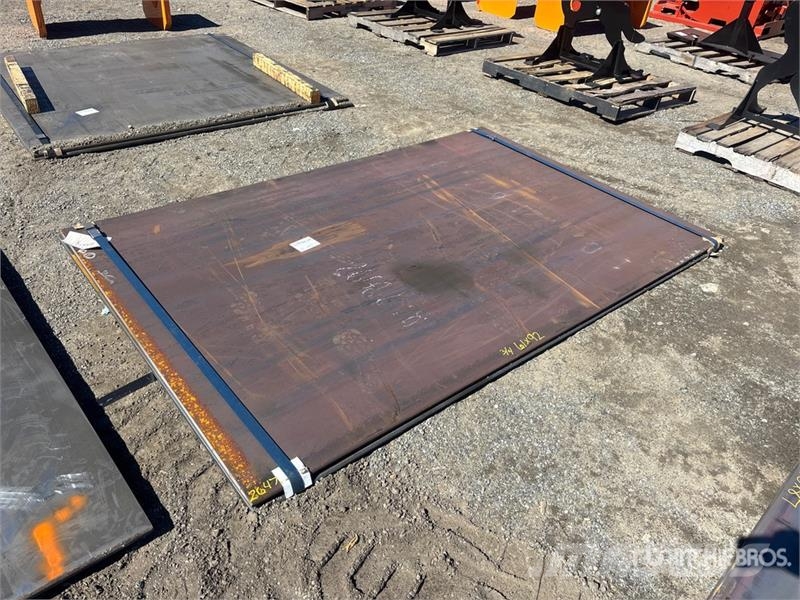 Quantity of (2) Kit Containers 61 ft x 92 ft 3/4 Outros componentes