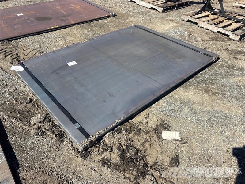 Quantity of (2) Kit Containers 61 ft x 87 ft (1 i Outros componentes