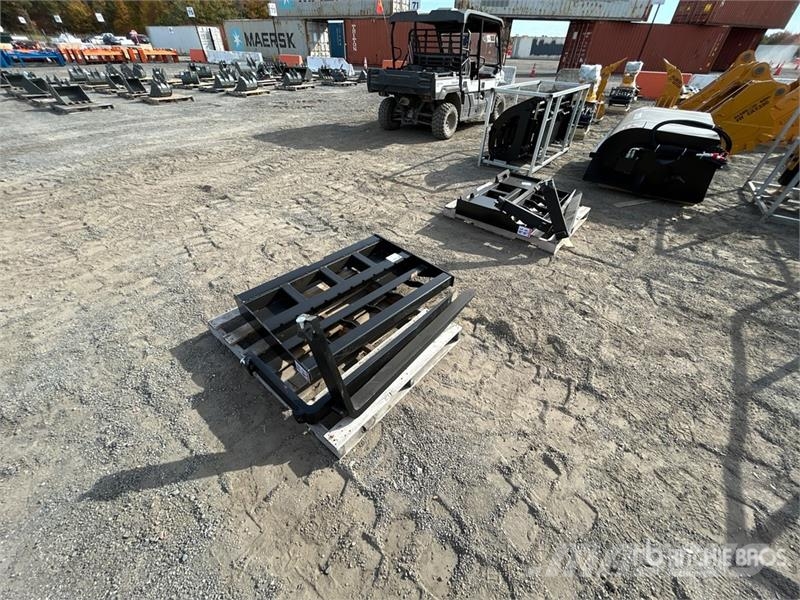  Quantity of (2)  LYALS ALSF48 Skid Steer Forks (Un Fourche
