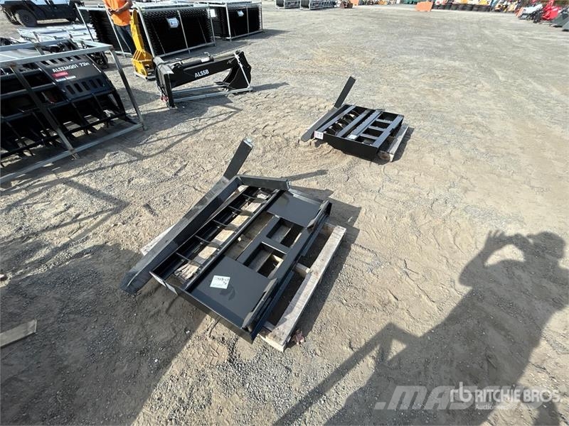  Quantity of (2)  LYALS ALSF48 Skid Steer Forks (Un Fourche
