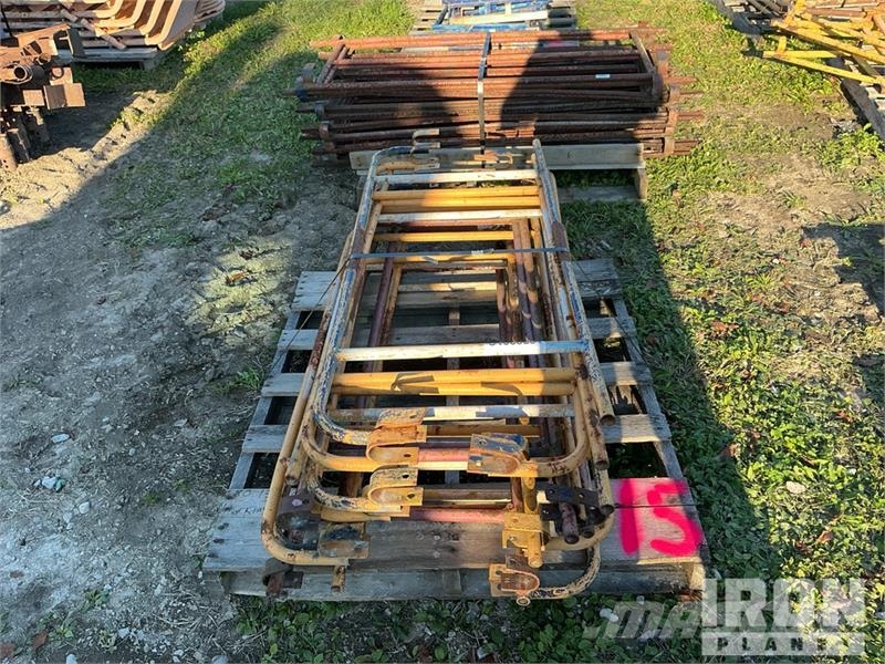 Quantity of (2) Pallets of End Gates for Scaffoldi Gradbeni odri
