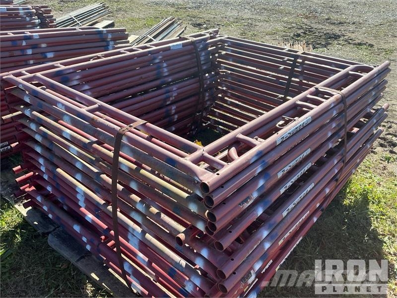 Quantity of (2) Pallets of (50) Braces and (25) Pa Equipamento de andaimes