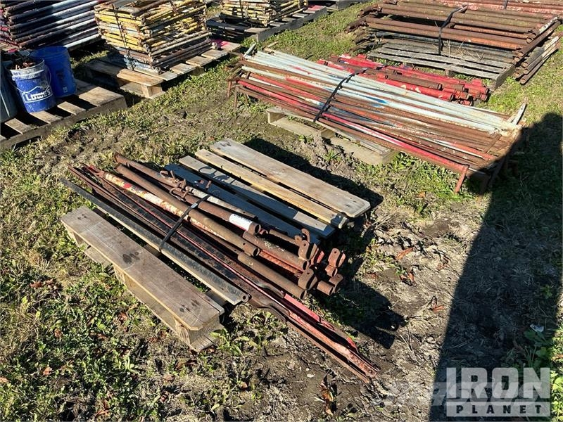  Quantity of (2) Pallets of Safety Rail Safety Supp مكونات أخرى