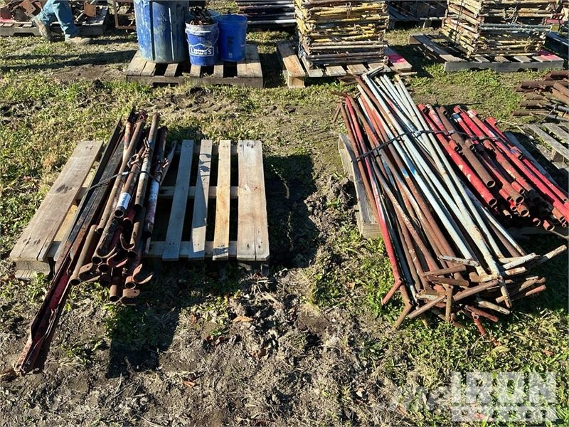  Quantity of (2) Pallets of Safety Rail Safety Supp مكونات أخرى
