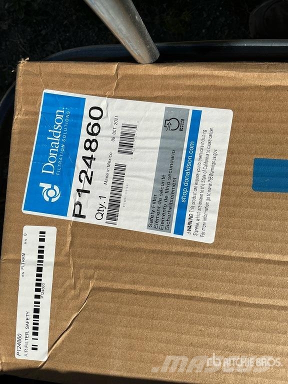  Quantity of (2) Pallets of Miscellaneous Air And H Transport Sonstige