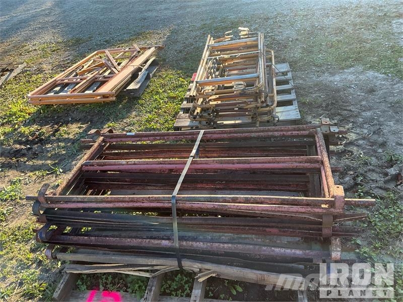 Quantity of (2) Pallets of End Gates for Scaffoldi Gradbeni odri