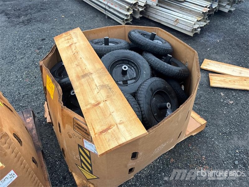 Quantity of (2) Pallets of Pneumatic Wheelbarrow T 타이어, 휠 및 림
