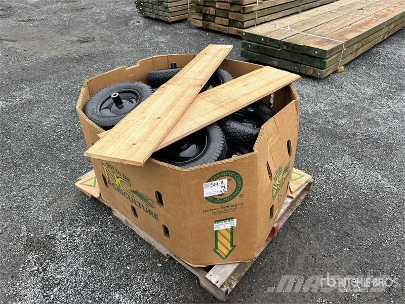 Quantity of (2) Pneumatic Wheelbarrow Tires 轮胎、车轮、轮圈