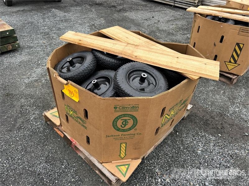 Quantity of (2) Pneumatic Wheelbarrow Tires 轮胎、车轮、轮圈