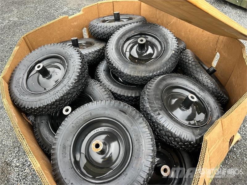 Quantity of (2) Pneumatic Wheelbarrow Tires 轮胎、车轮、轮圈