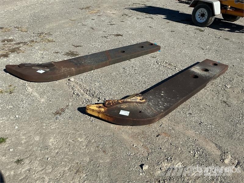  Quantity of (2) Ripper Shanks Ripper Shank - Fits  Outros componentes