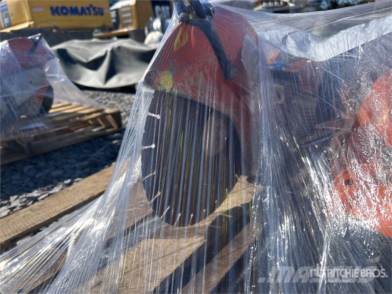  Quantity of (2) Stihl TS420 Concrete Saw Outros Florestal