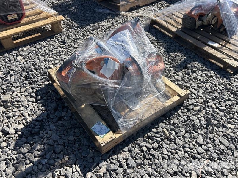 Quantity of (2) Stihl TS420 Concrete Saw Outros Florestal