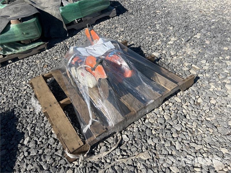  Quantity of (2) Stihl TS420 Concrete Saw Outros Florestal