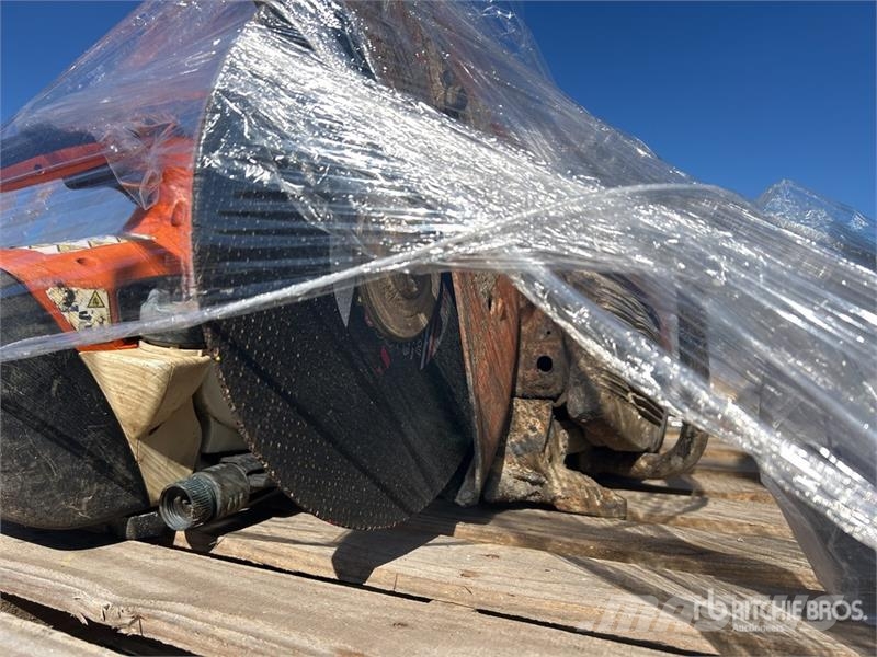 Quantity of (2) Stihl TS420 Concrete Saw Outros Florestal