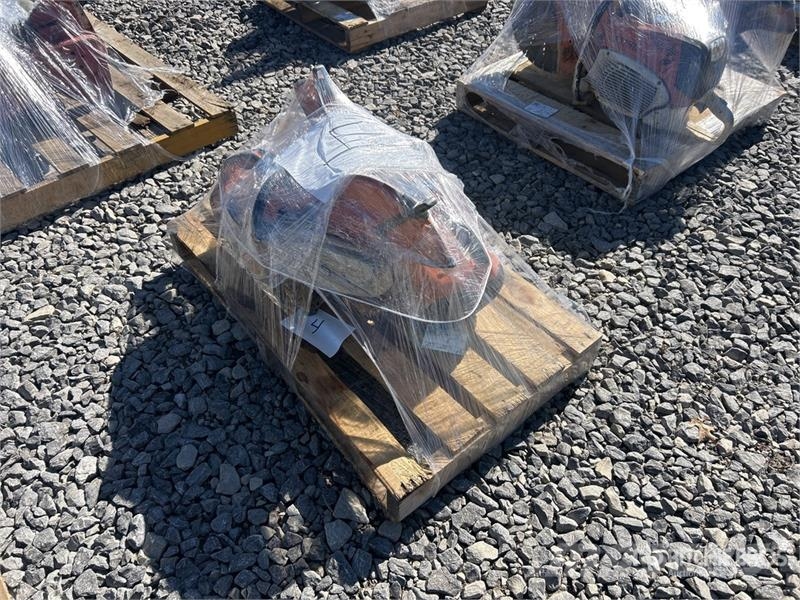 Quantity of (2) Stihl TS420 Concrete Saw Outros Florestal