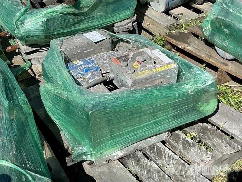 Quantity of (2) Tirak XE701P Electric Construction مكونات أخرى