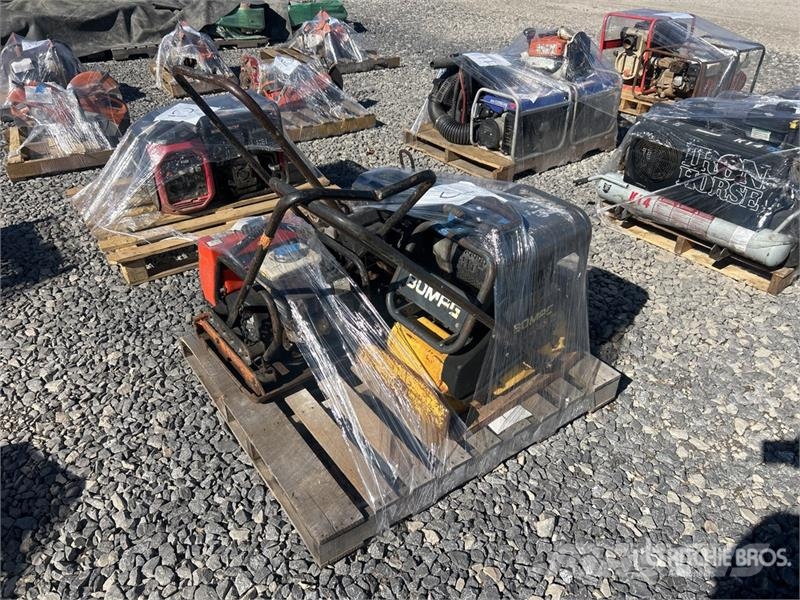  Quantity of (3) MBW AP3550, Bomag BPQ48D, & Briggs دكاكات أفقية