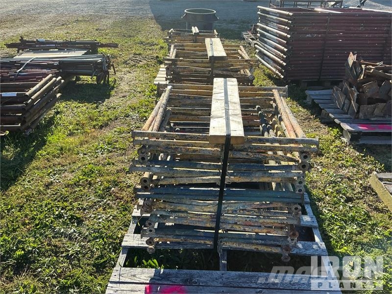 Quantity of (3) Pallets of 30 Mortar Stands 其他