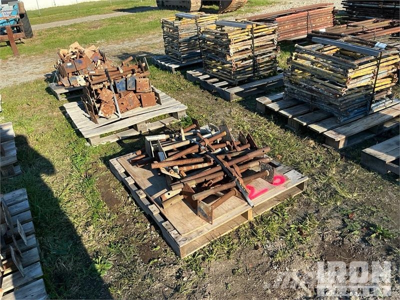  Quantity of (3) Pallets of Screw Jacks for Scaffol Scaffolding equipment