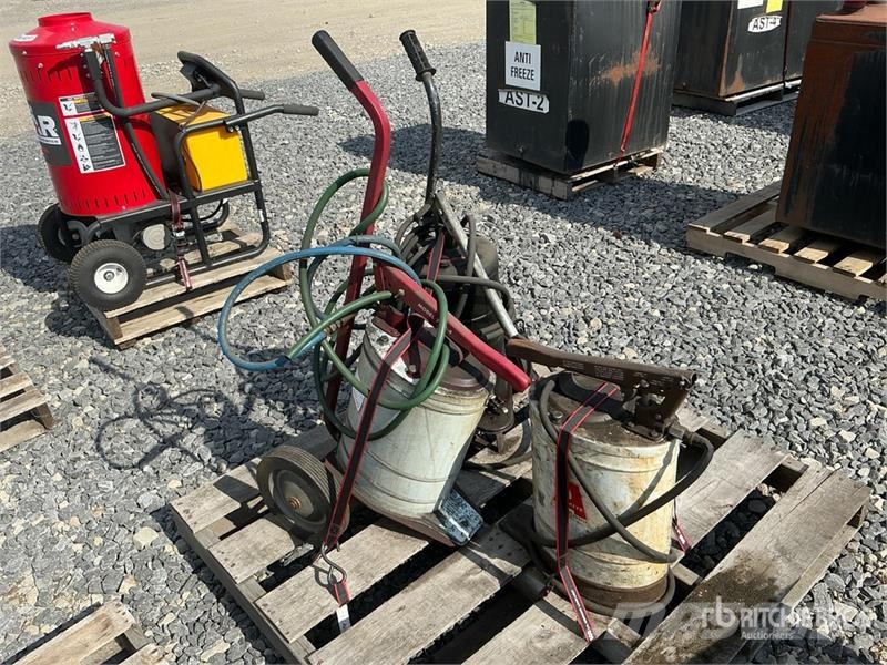  Quantity of (3) Portable Greasing Units مكونات أخرى