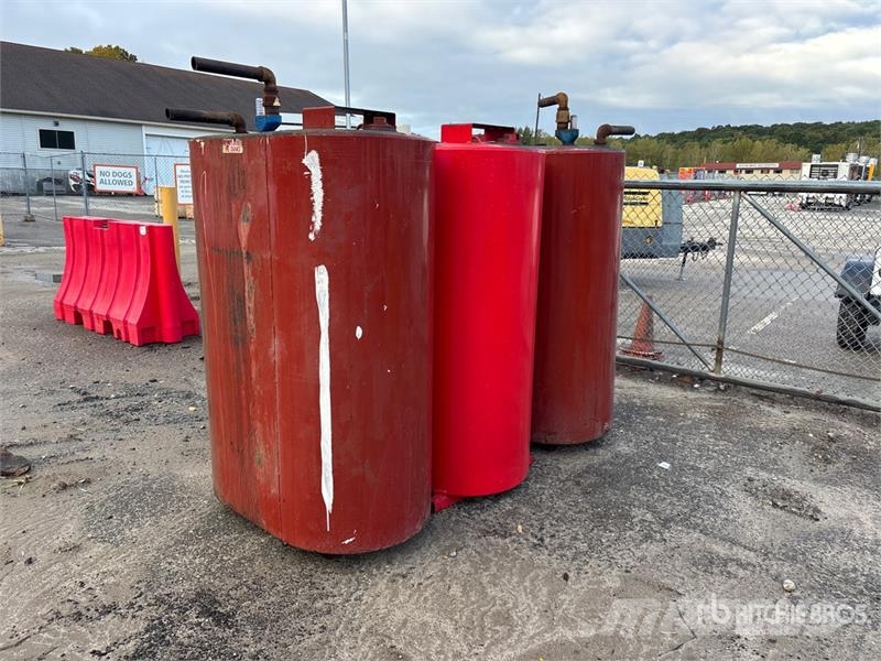 Quantity of (3) Schaeffers 330 gal oil Tank صهاريج الوقود والصهاريج الإضافية