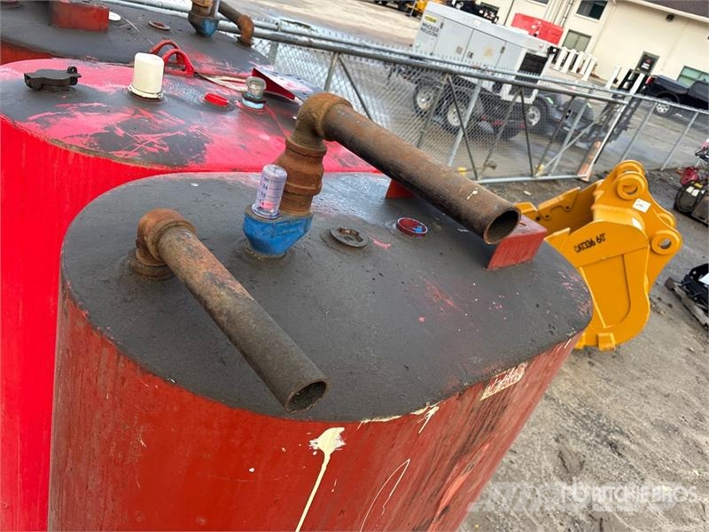 Quantity of (3) Schaeffers 330 gal oil Tank صهاريج الوقود والصهاريج الإضافية