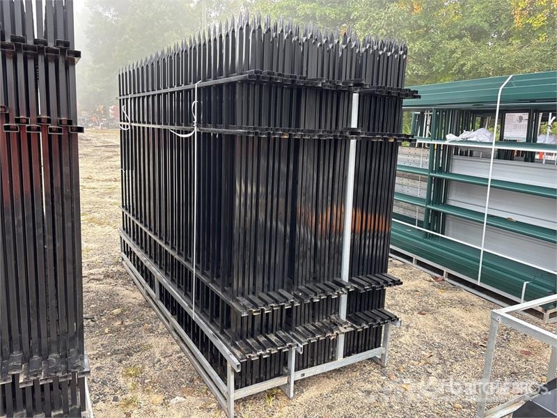 Quantity of (33) Skyway SFS33-330TF 10 ft x 7 ft Outros componentes