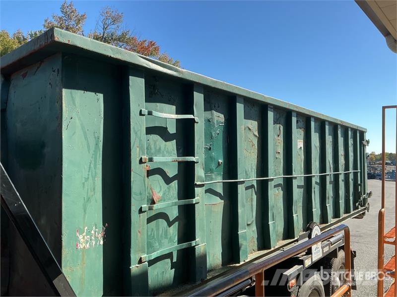  Quantity of (4) 30 cyd Waste Container Gradbeništvo - drugo