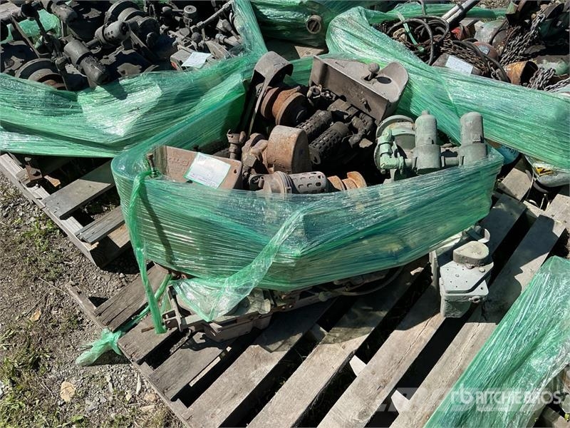  Quantity of (4) Air Wire Rope Construction Hoist مكونات أخرى