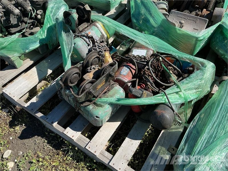  Quantity of (4) Electric Electric Chain Falls - (3 مكونات أخرى